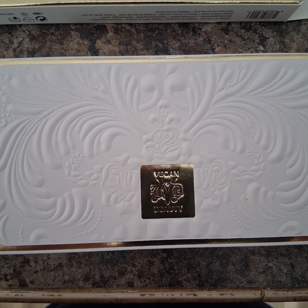 Eyeshadow Palette - Multicolor - Picture 4 of 9